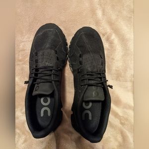 On running 🖤 size 7.5    📦Discounted ship